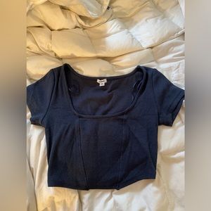 Garage cropped navy blue tee